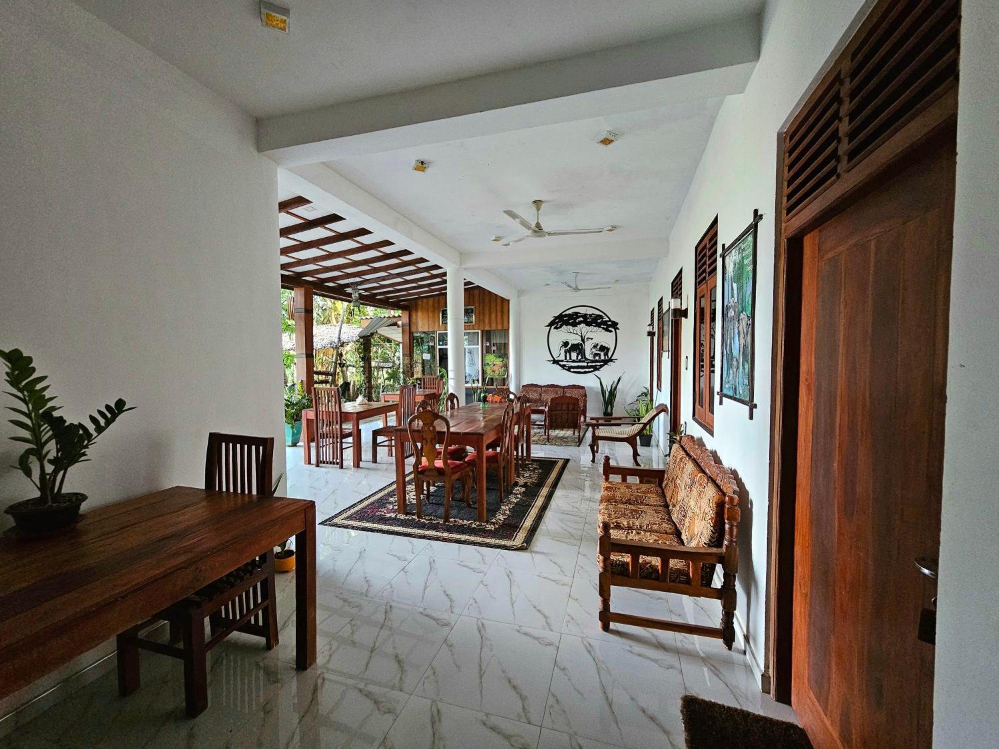 Hotel Tissamaharama Exterior photo